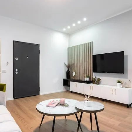 Apartment Old Town Poiana 7 *