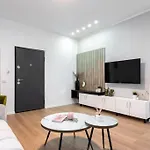 Апартаменти Old Town Poiana 7 *