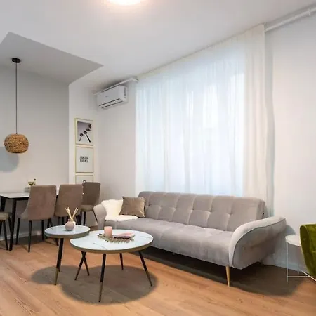 Old Town Poiana 7 Apartman Bukarest