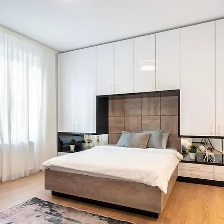 Old Town Poiana 7 Διαμέρισμα *