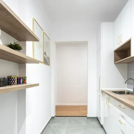 Old Town Poiana 7 * Βουκουρέστι