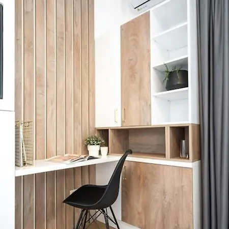 Apartamento Old Town Poiana 7 *