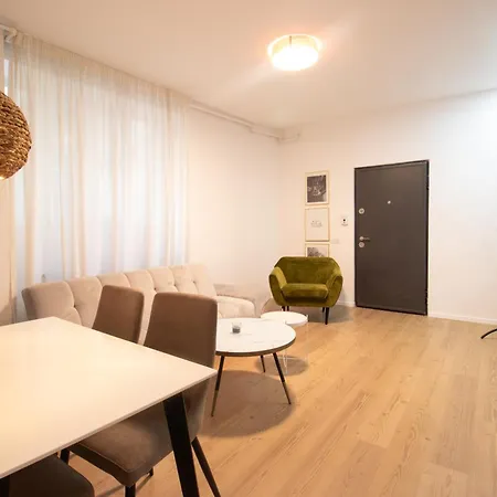 Апартаменты Old Town Poiana 7 *