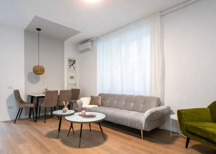 Old Town Poiana 7 Apartman Bukarest