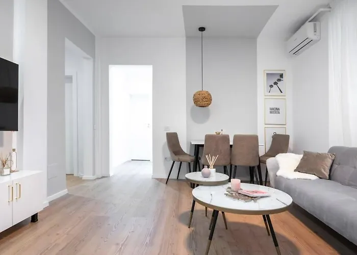 Old Town Poiana 7 Bukarest