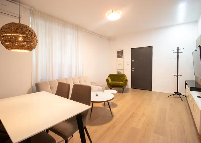 Апартаменты Old Town Poiana 7 *