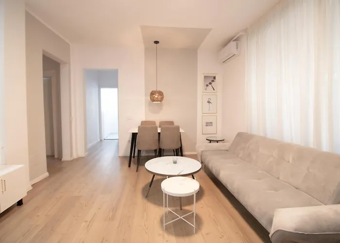 Old Town Poiana 7 * Bucureşti