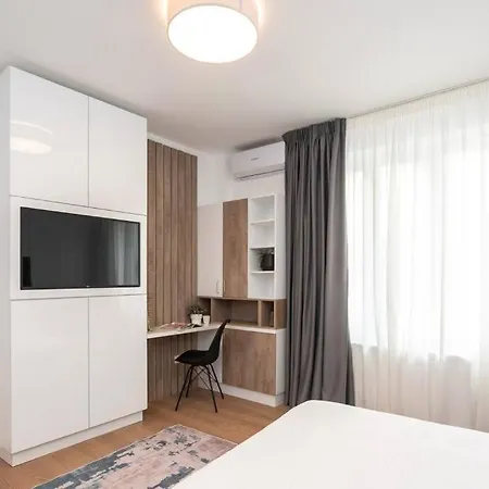 Apartment Old Town Poiana 7 *